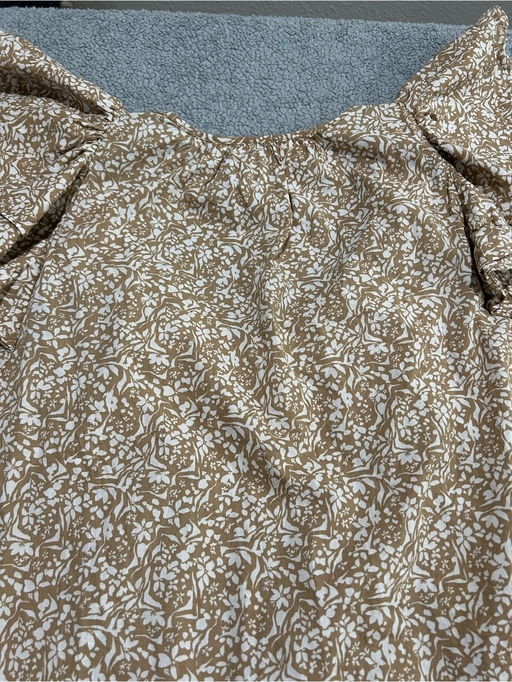 Universal Thread Beige Floral Ruffle Blouse - Picture 10 of 11